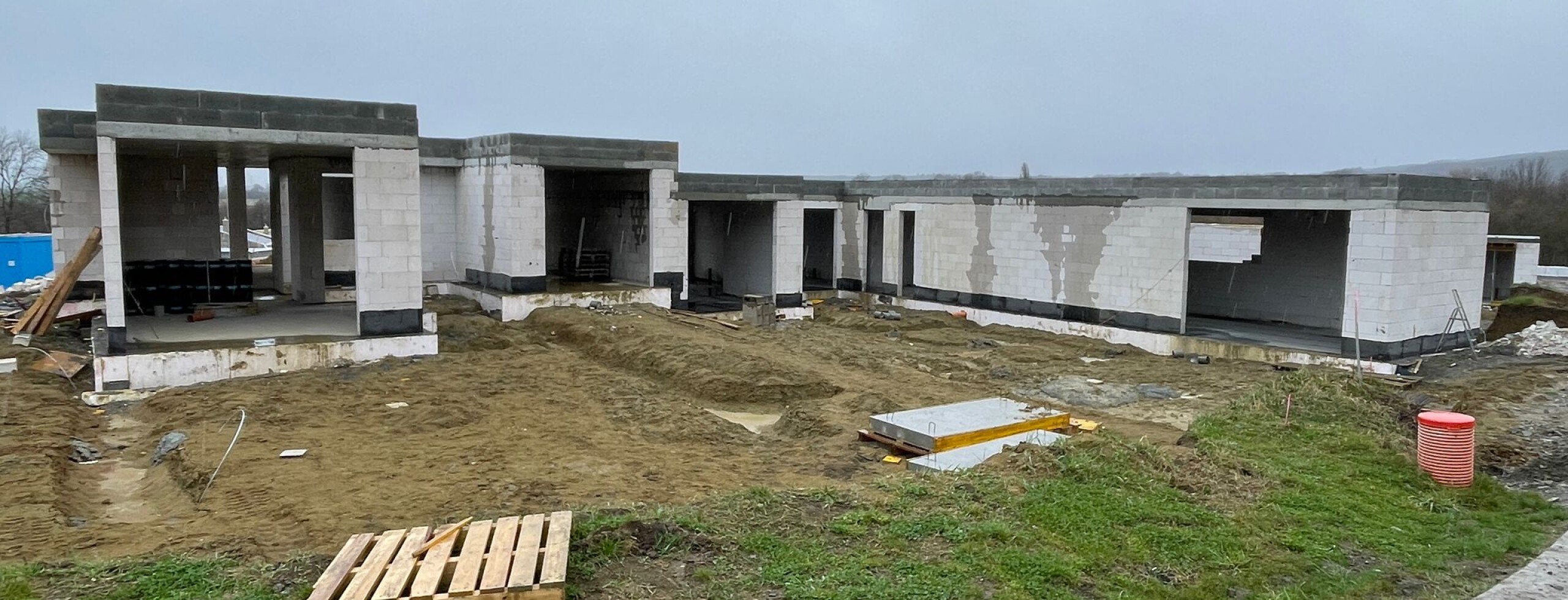 Kontrolní den v Trnávka Living: vilky dostávají finální podobu, seniorské apartmány dál rostou