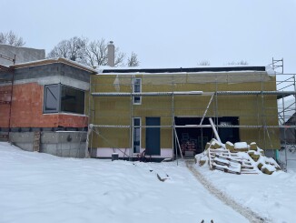 Kontrolní den na stavbě Trnávka Living: zahájení zateplení a rozvody vody v interiéru